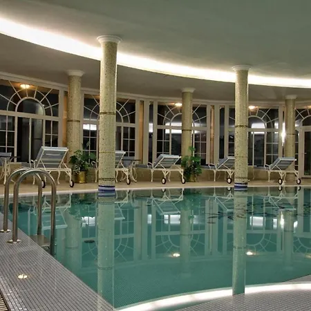 滨海温泉高尔夫度假酒店 5*