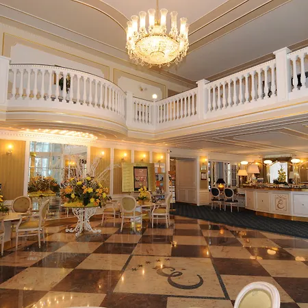 酒店 滨海温泉高尔夫度假酒店 5*