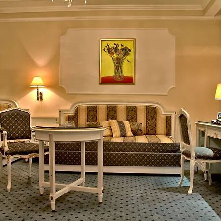 滨海温泉高尔夫度假酒店 5*