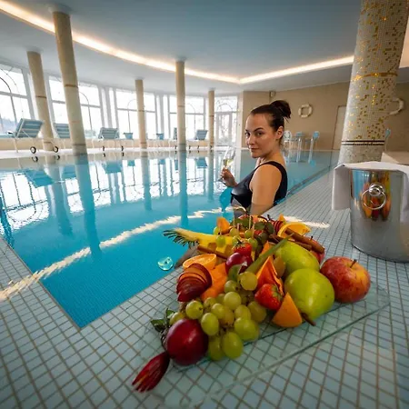 إسبلانادي سبا اند غولف ريزورت